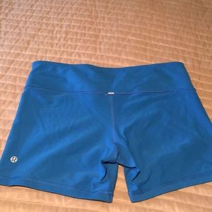 Size 8 lulu lemon shorts